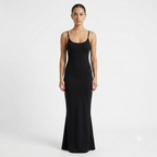 Robe longue ajustée à fines bretelles
