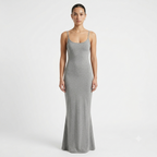 Robe longue ajustée à fines bretelles
